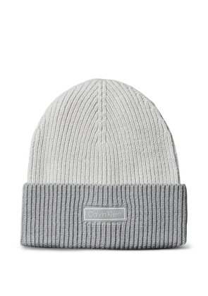 Calvin Klein ribbed beanie - Grey
