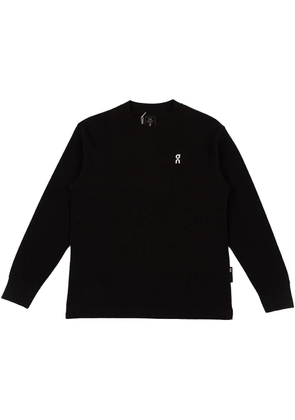 On Running Club 'Black' long-sleeve T-shirt