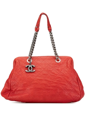 CHANEL Pre-Owned 2011 Medium Quilted Caviar Frame tote bag - Red