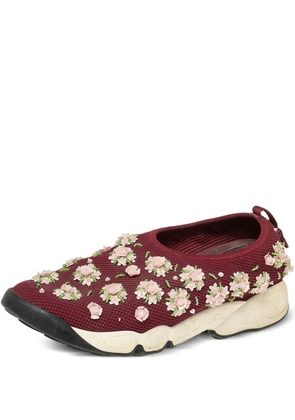Christian Dior Pre-Owned 2014 mesh flower-embellishment sneakers - Red