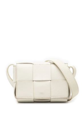 Bottega Veneta Pre-Owned 2012-2025 Extra Mini Nappa Maxi Intrecciato Cassette crossbody bag - White