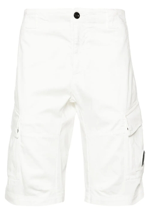 C.P. Company Lens-detail cargo shorts - White