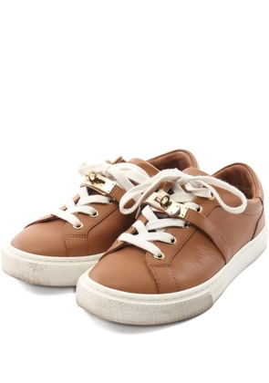 Hermès Pre-Owned Day Kelly buckle sneakers - Brown