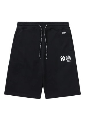 NEW ERA CAP logo-patch shorts - Black