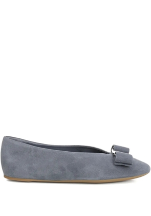 Ferragamo bow-embellished suede ballet flats - Blue