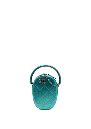 CHANEL Pre-Owned 2019 Quilted Metallic Caviar Rainbow Hardware Oval Camera Bag satchel - Blue