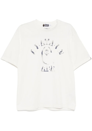 A BATHING APE® garment-dye spray-print T-shirt - Neutrals