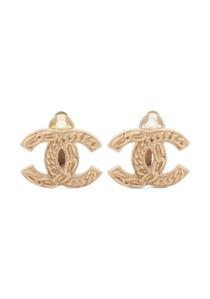 CHANEL Pre-Owned 2010 CC Mark clip-on earrings - Gold