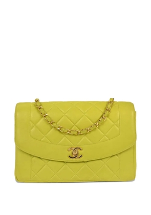 CHANEL Pre-Owned 1997 medium Diana quilted shoulder bag - Yellow