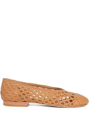 Sarah Chofakian woven-leather flat pumps - Brown