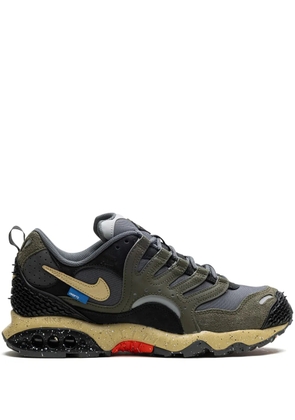 Nike x UNDEFEATED Air Terra Humara 'Cargo Khaki' sneakers - Brown