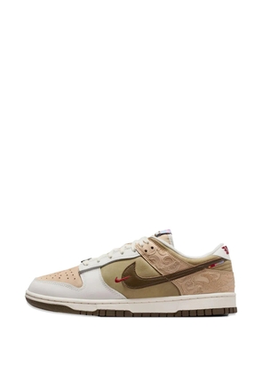 Nike Dunk Low SE 'LNY' patterned low sneakers - Neutrals