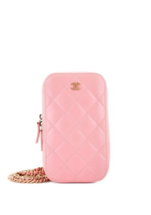 CHANEL Pre-Owned Zip Around Phone Case with Chain Quilted Lambskin crossbody bag - Pink