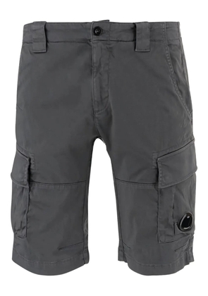 C.P. Company lens-detail cargo shorts - Grey