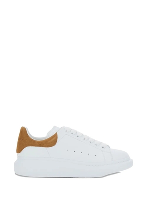 Alexander McQueen Oversized suede-panel sneakers - White