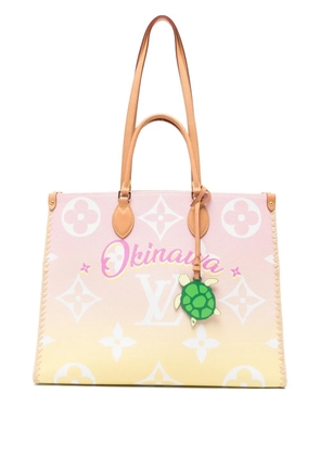 Louis Vuitton Pre-Owned OnTheGo GM turtle-charm tote bag - Pink