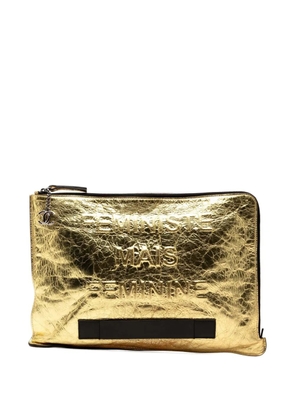 CHANEL Pre-Owned 2014-2015 Metallic Crinkled Calfskin Feministe Mais Feminine Pouch clutch bag - Gold