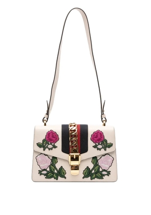 Gucci Pre-Owned 2016-2025 Small Floral Embroidered Leather Sylvie satchel - White