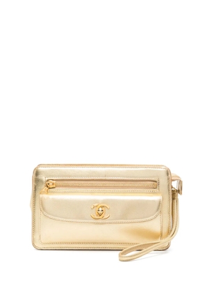 CHANEL Pre-Owned 1996-1997 CC turn-lock clutch bag - Gold