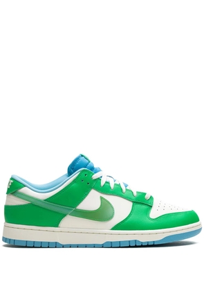 Nike Dunk Low 'Green Shock' sneakers