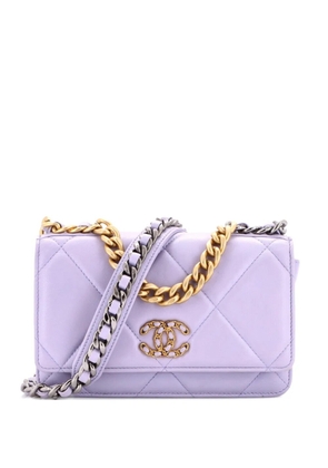 CHANEL Pre-Owned 19 Wallet on Chain Quilted Lambskin crossbody bag - Purple