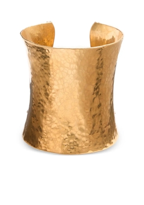 Valentino Garavani Cuffy hammered-pattern bracelet - Gold