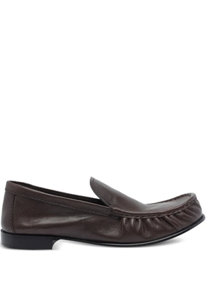 Miu Miu logo-detail leather loafers - Brown