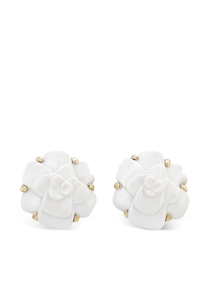 CHANEL Pre-Owned yellow gold Camelia clip-on earrings - White