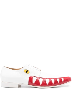 Walter Van Beirendonck Crocodile oxford shoes - White