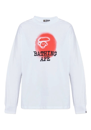 A BATHING APE® spray-print long-sleeve sweatshirt - White