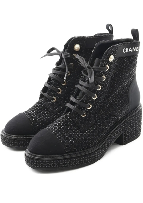 CHANEL Pre-Owned 55mm faux-pearl embellished tweed boots - Black