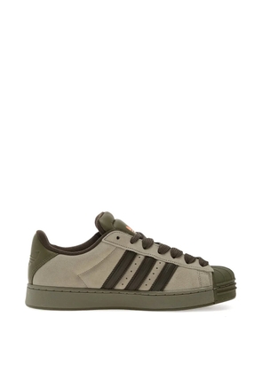 adidas Superstar three-stripe sneakers - Green
