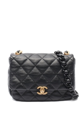 CHANEL Pre-Owned 2021 matelasse-quilting chain-strap cross body bag - Black