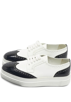 Prada Pre-Owned broguing lace-up derby shoes - White