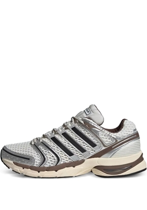 adidas Adistar Control 5 three-stripe sneakers - White