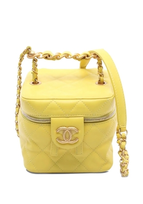 CHANEL Pre-Owned 2021 diamond-quilting vanity bag - Yellow