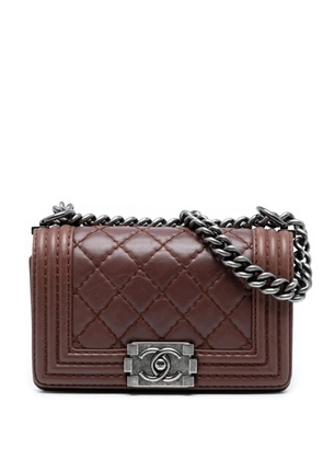 CHANEL Pre-Owned 2013-2014 Small Quilted Lambskin Wild Stitch Boy Flap crossbody bag - Brown