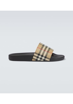 Burberry Vintage checked slides