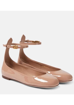 Valentino Garavani Tan-Go patent leather ballet flats