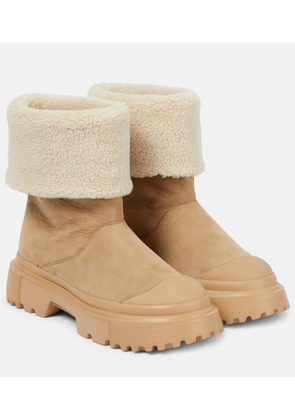 Hogan H619 suede ankle boots