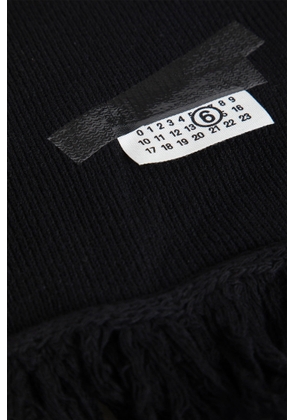 Ribbed Knit Wool Scarf