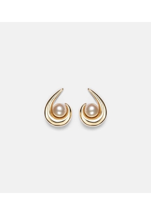 Mateo Pearl Curl 14kt gold earrings with freshwater pearls