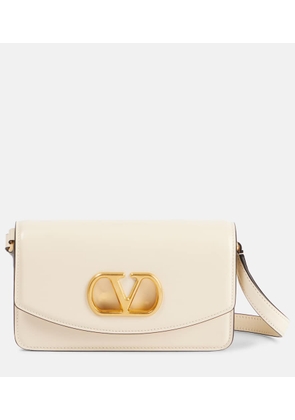 Valentino Garavani Vain VLogo leather clutch