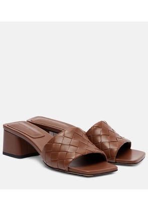 Bottega Veneta Parco 45 Intrecciato leather mules