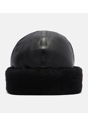 Toteme Shearling-trimmed leather hat