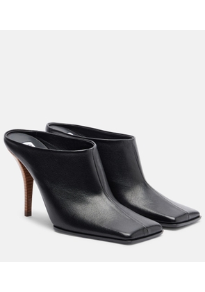 Alaia 90 leather mules