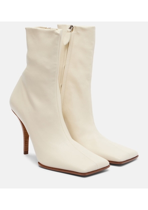 Alaia 90 leather ankle boots