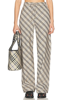 Burberry Straight Leg Pyjama Pant in Husk IP Check - Beige. Size 4 (also in ).