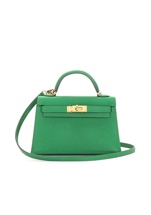 hermes Hermes Epsom Kelly 20 Handbag in Vert Criquet - Green. Size all.