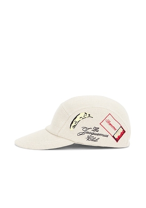 JACQUEMUS La Casquette Liga Cap in Off White - Beige. Size 56 (also in 58, 60).
